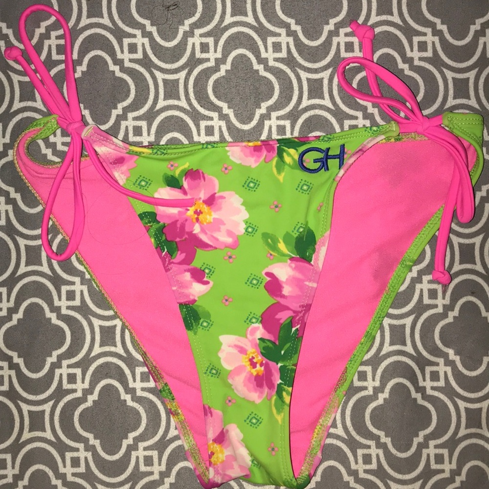 Bikini bottoms, slightly high waisted